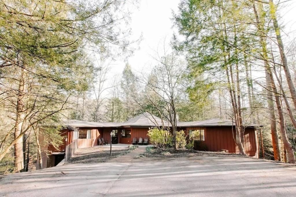 Cabin With Treehouse Views, 3 King Beds, 4 Bunks, And Large Hot Tub! Gatlinburg Extérieur photo