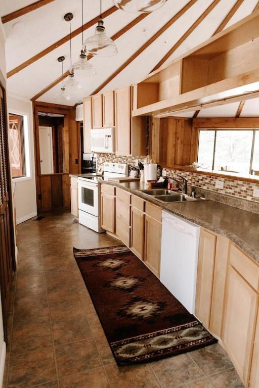 Cabin With Treehouse Views, 3 King Beds, 4 Bunks, And Large Hot Tub! Gatlinburg Extérieur photo